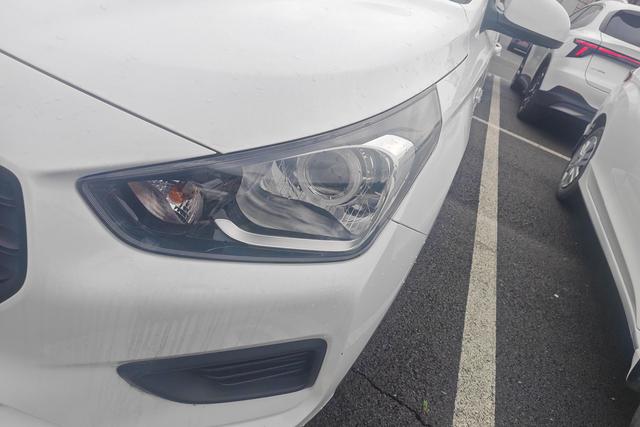 Hyundai Solaris 2020 thumb 2