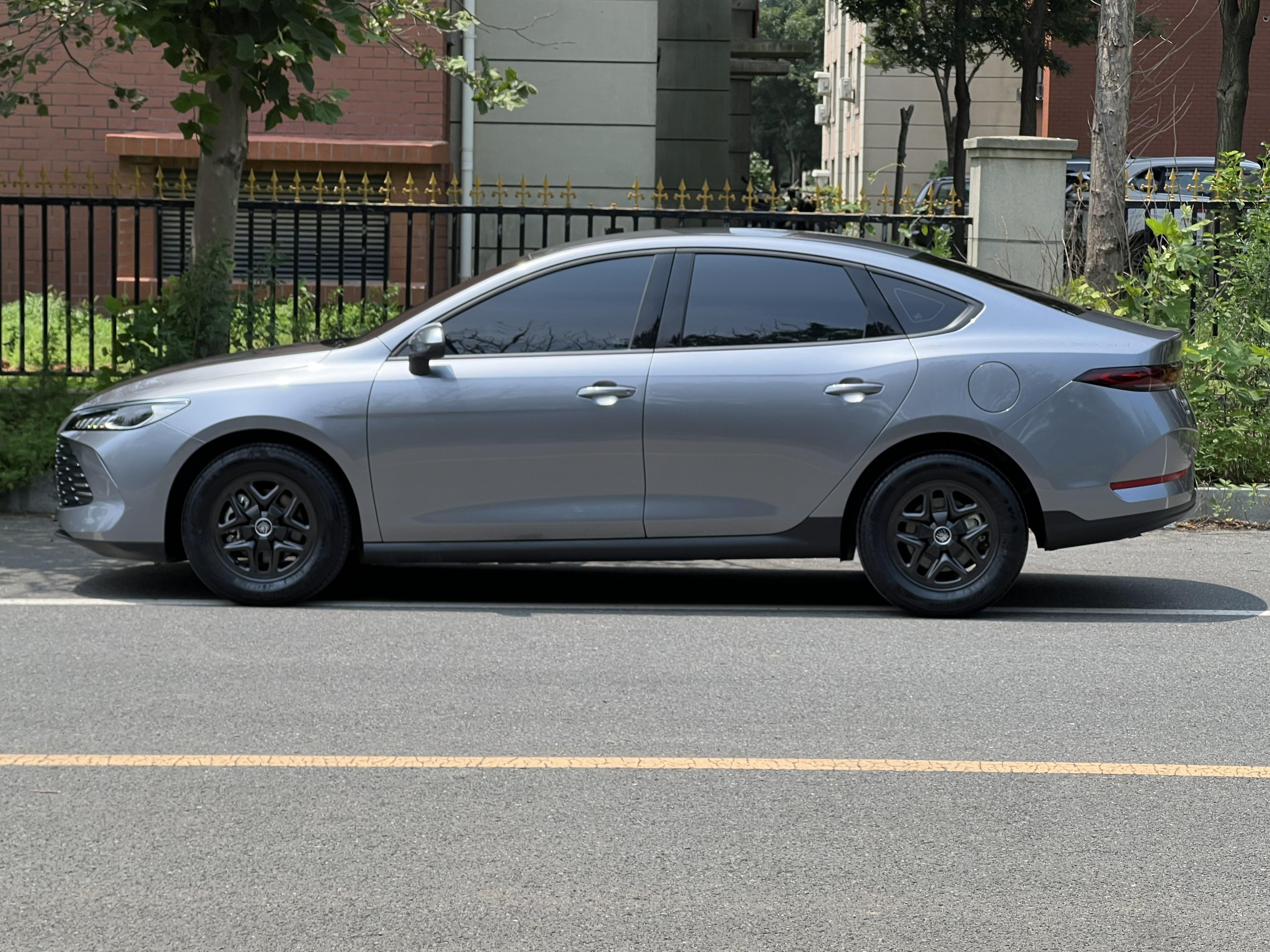 BYD Qin 2025 thumb 2