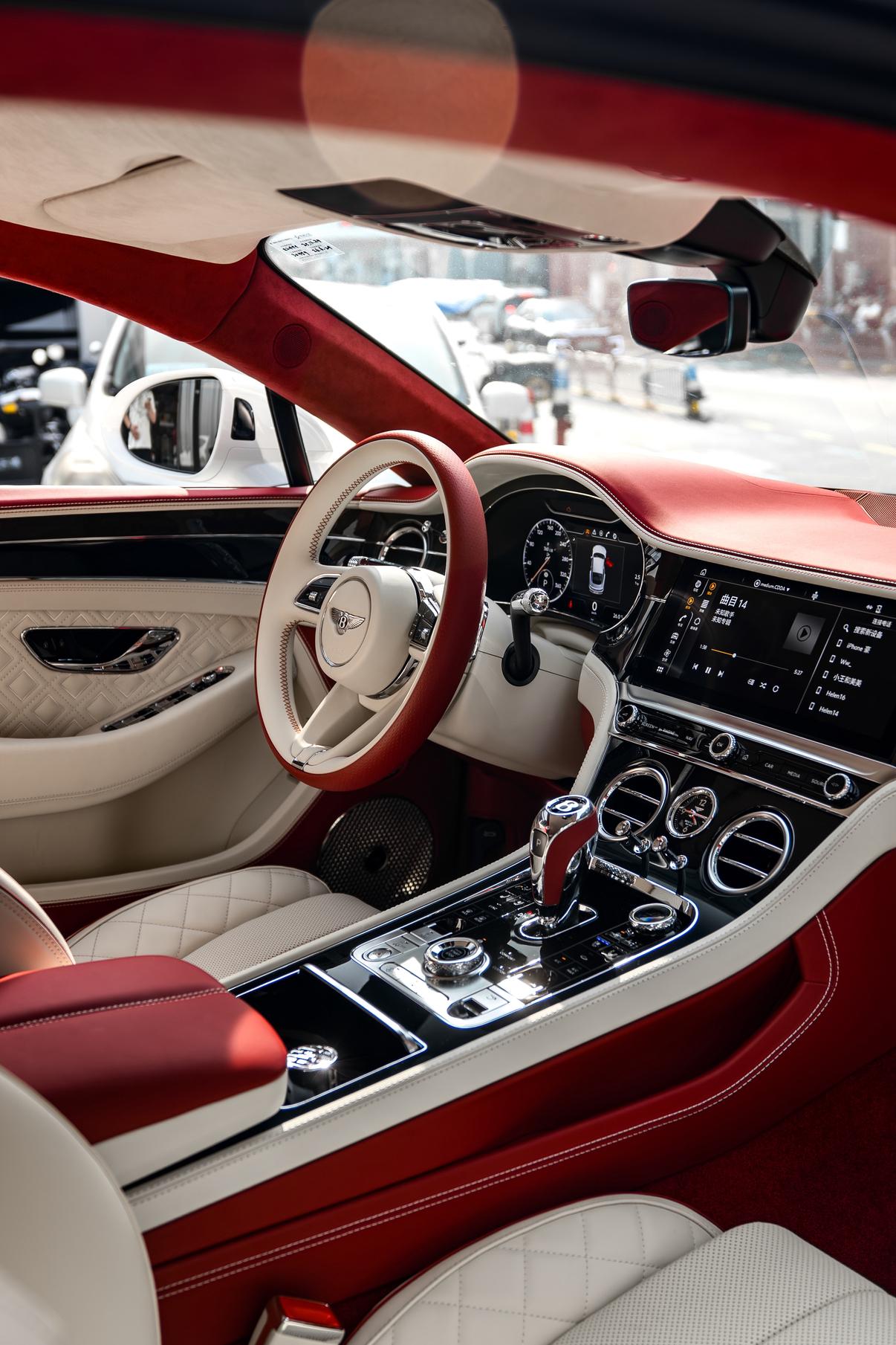 Bentley Ou Lu 2022 thumb 5