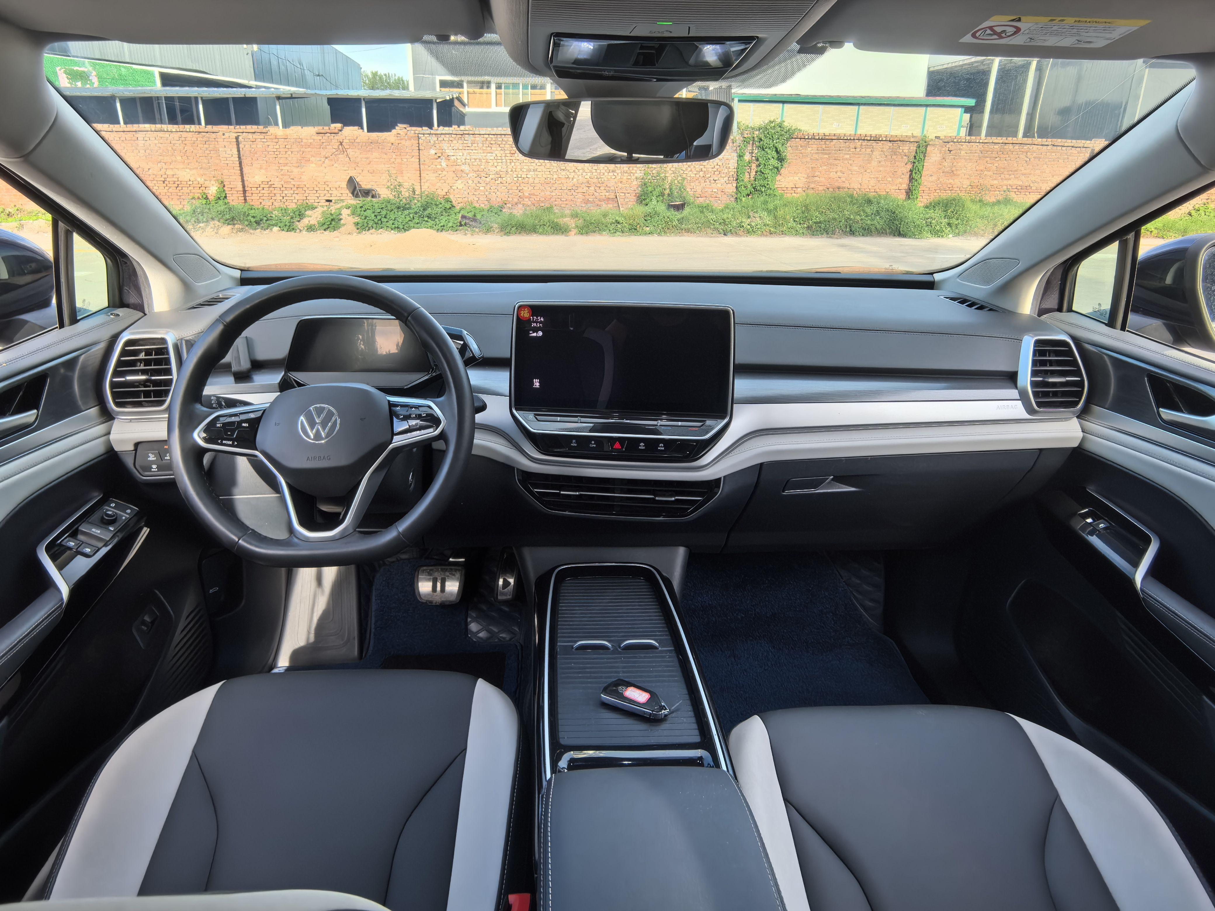 Volkswagen ID.6 2021 thumb 6