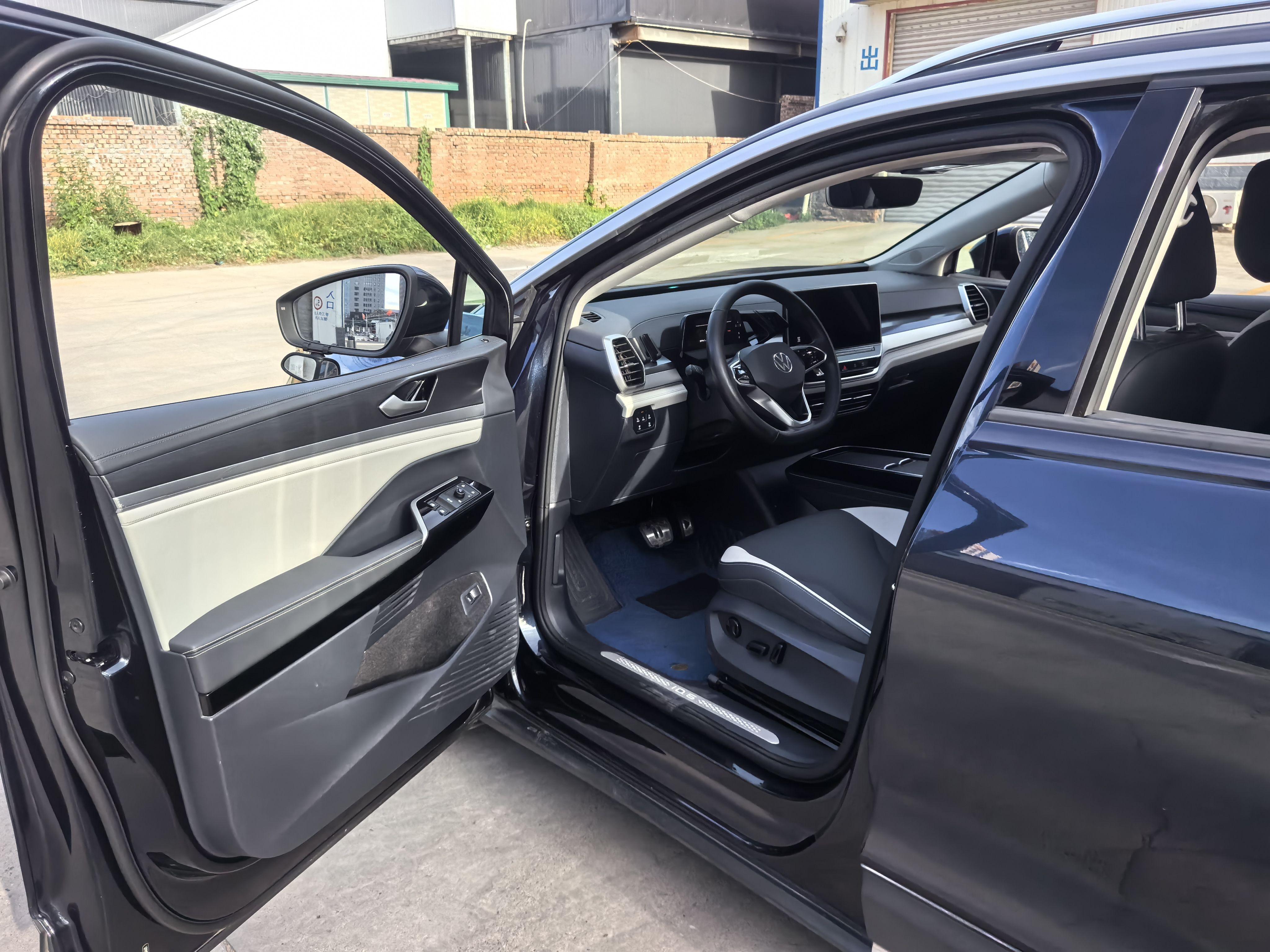 Volkswagen ID.6 2021 thumb 7