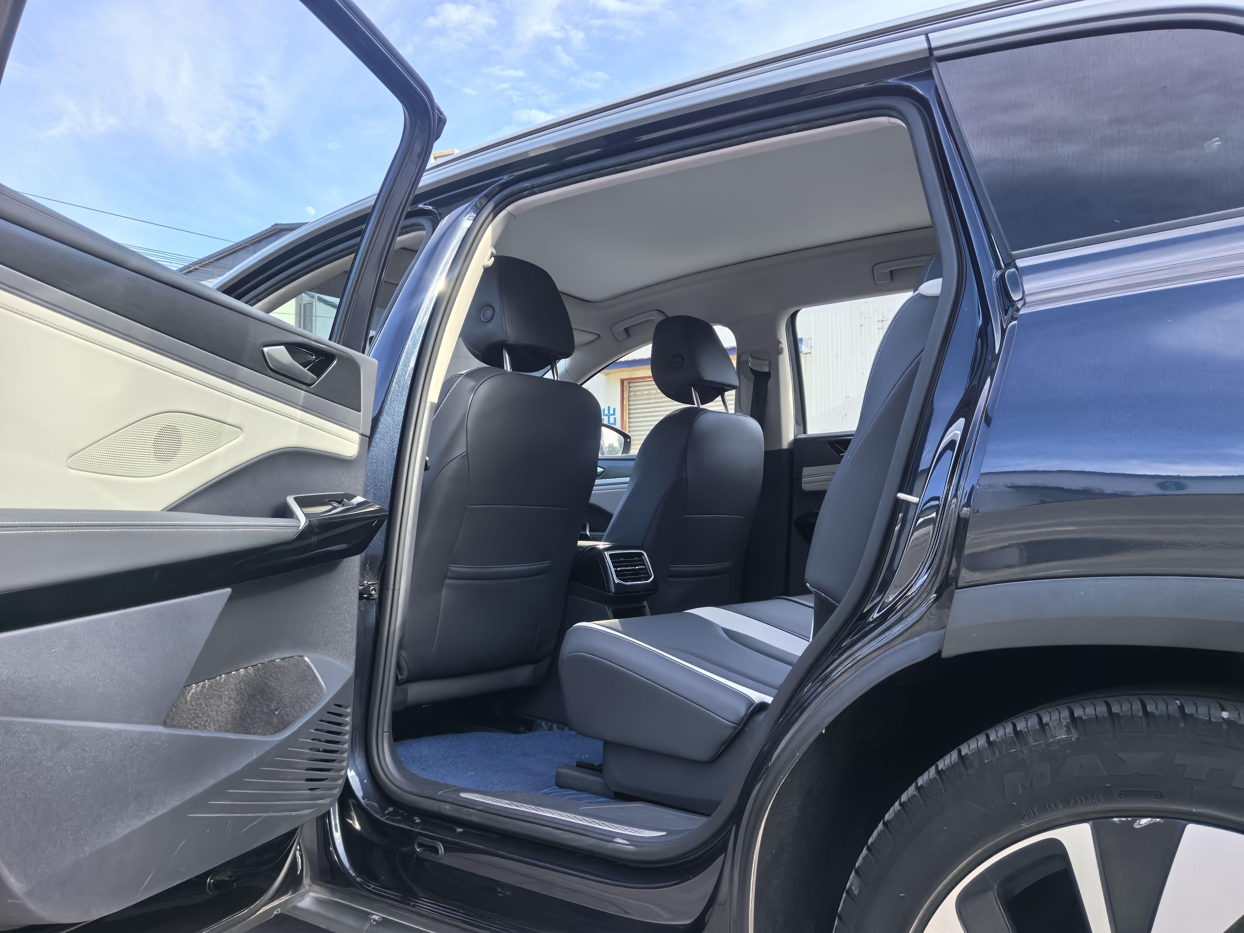 Volkswagen ID.6 2021 thumb 8