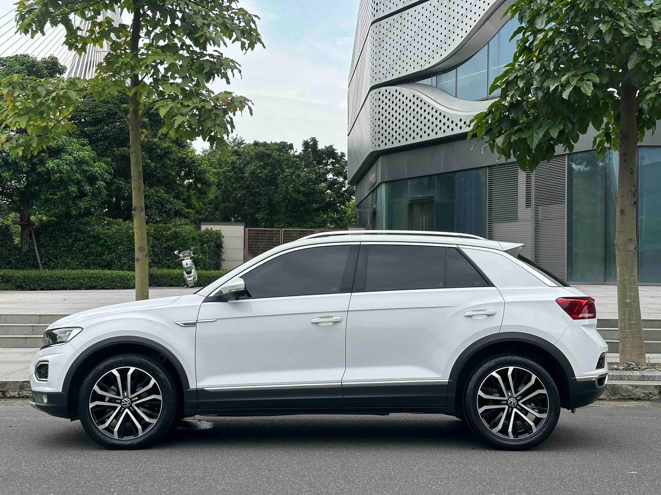 Volkswagen T-Roc 2022 thumb 2