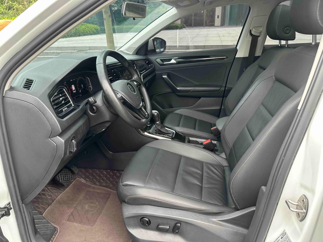 Volkswagen T-Roc 2022 thumb 12