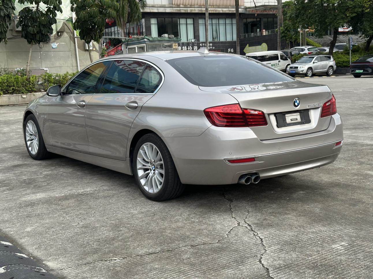 BMW 5 серии 2017 thumb 2