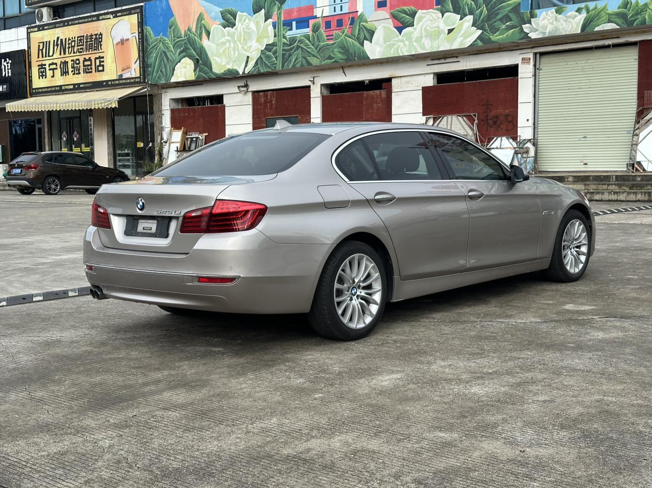 BMW 5 серии 2017 thumb 4
