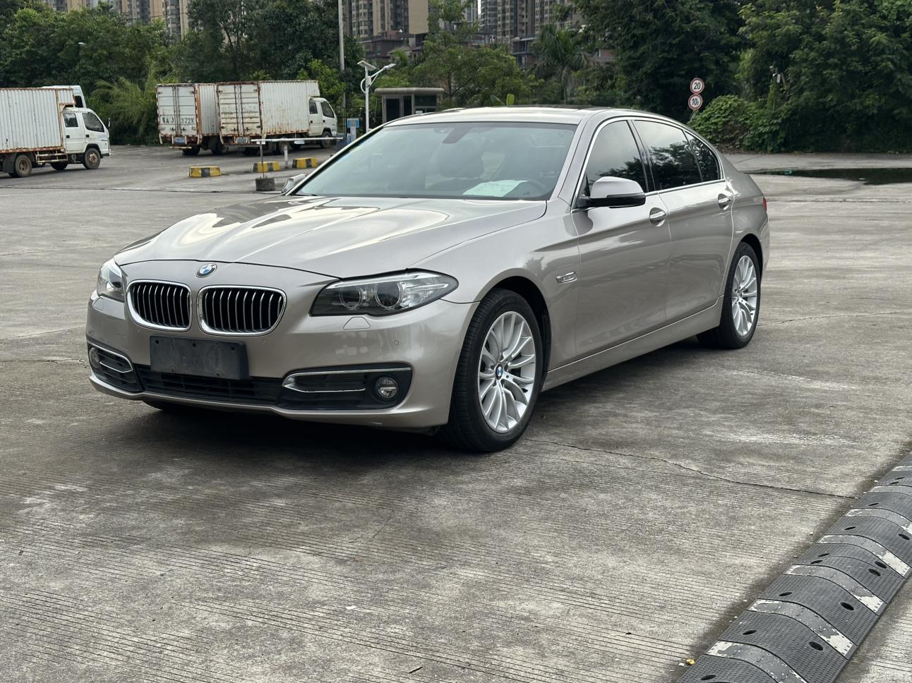 BMW 5 серии 2017 thumb 8