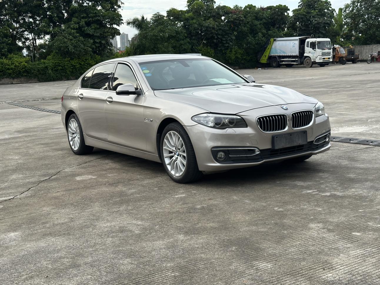 BMW 5 серии 2017 thumb 10
