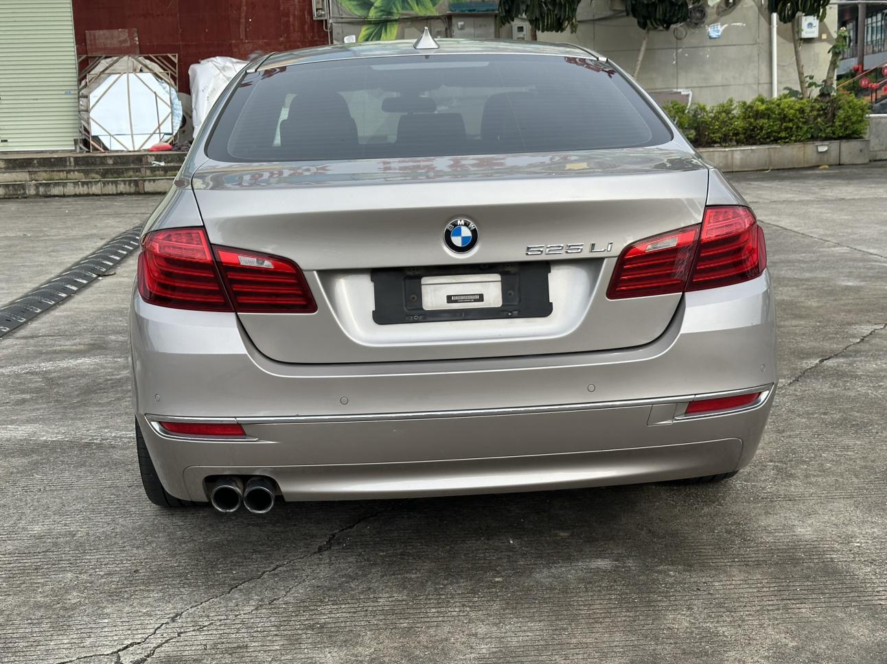BMW 5 серии 2017 thumb 12