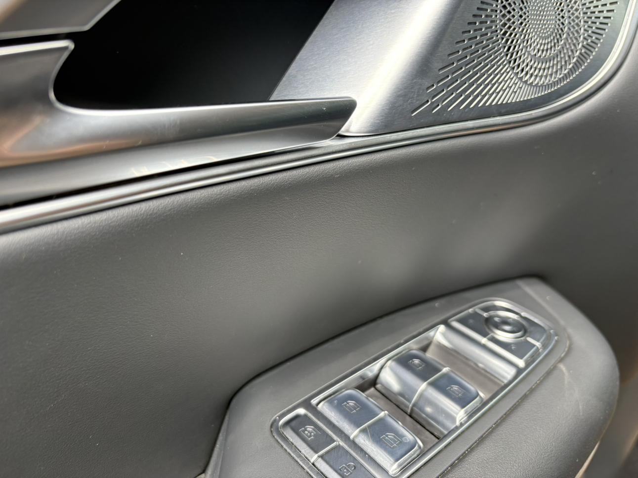 Hongqi HQ9 PHEV 2024 thumb 4