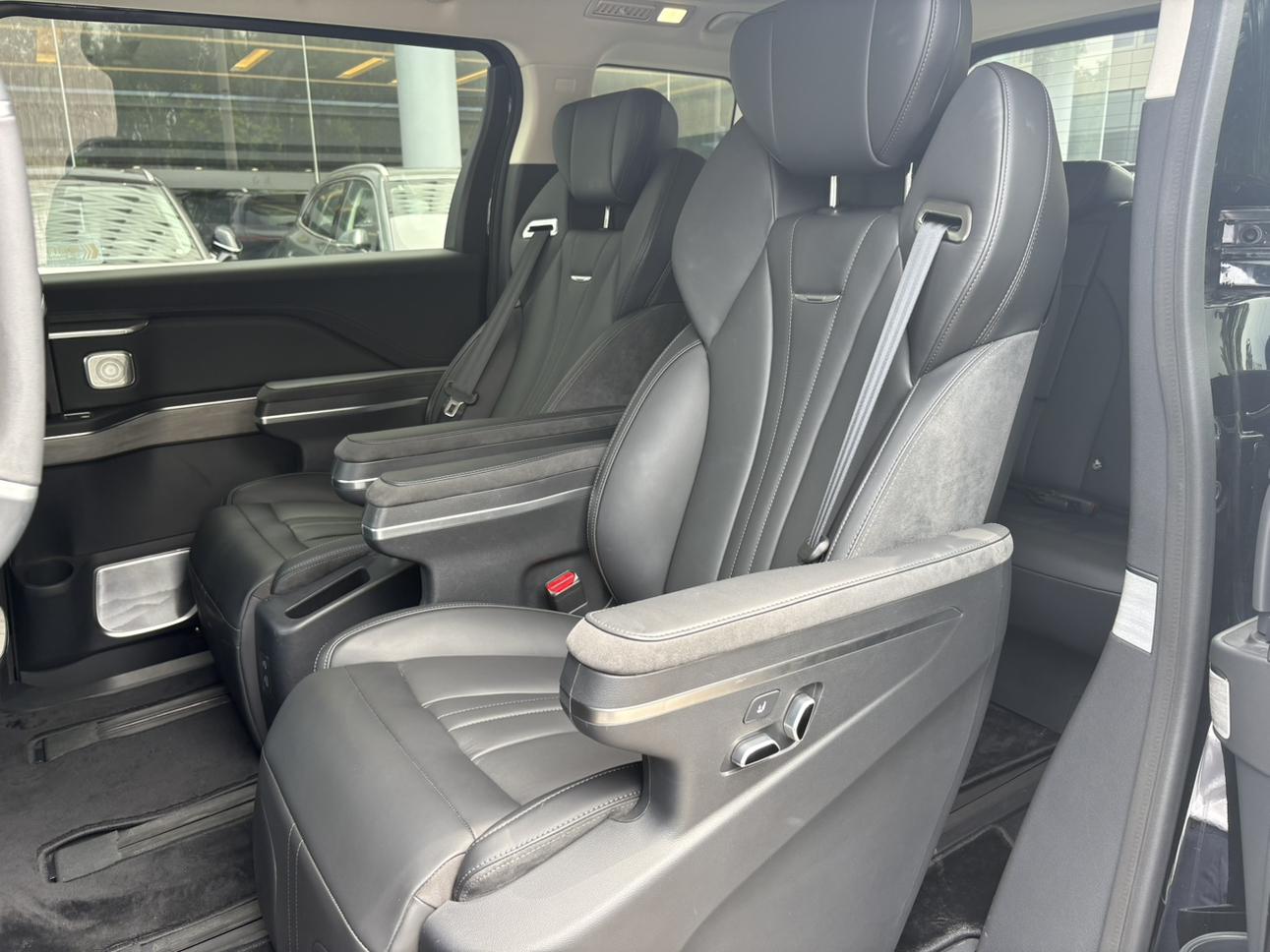 Hongqi HQ9 PHEV 2024 thumb 8