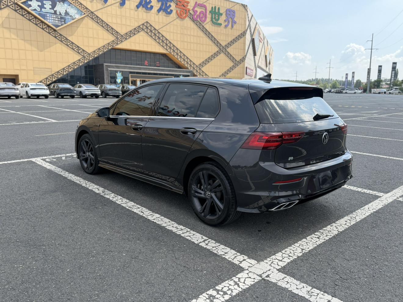 Volkswagen Golf Sportsvan 2023 thumb 2
