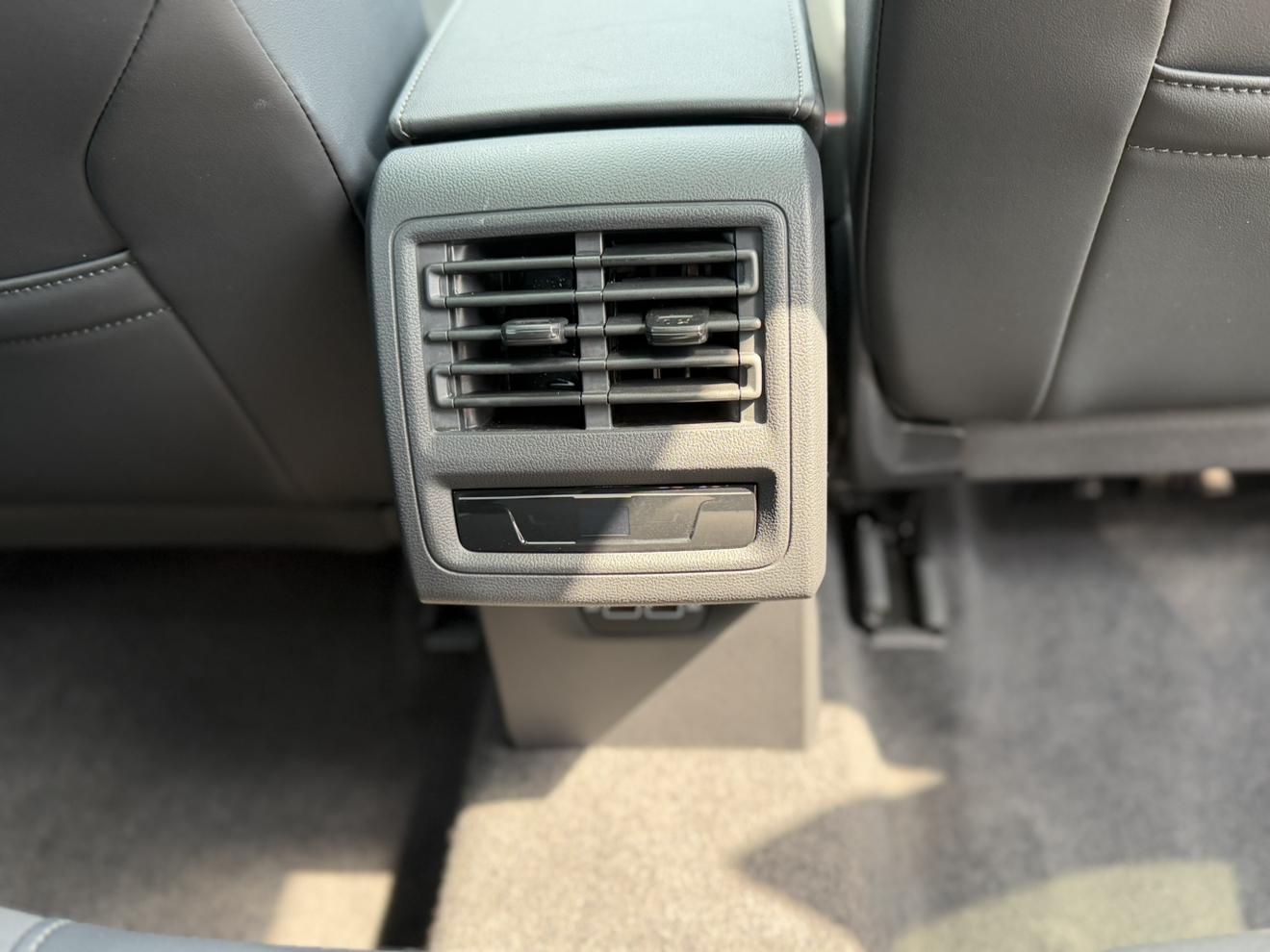 Volkswagen Golf Sportsvan 2023 thumb 11
