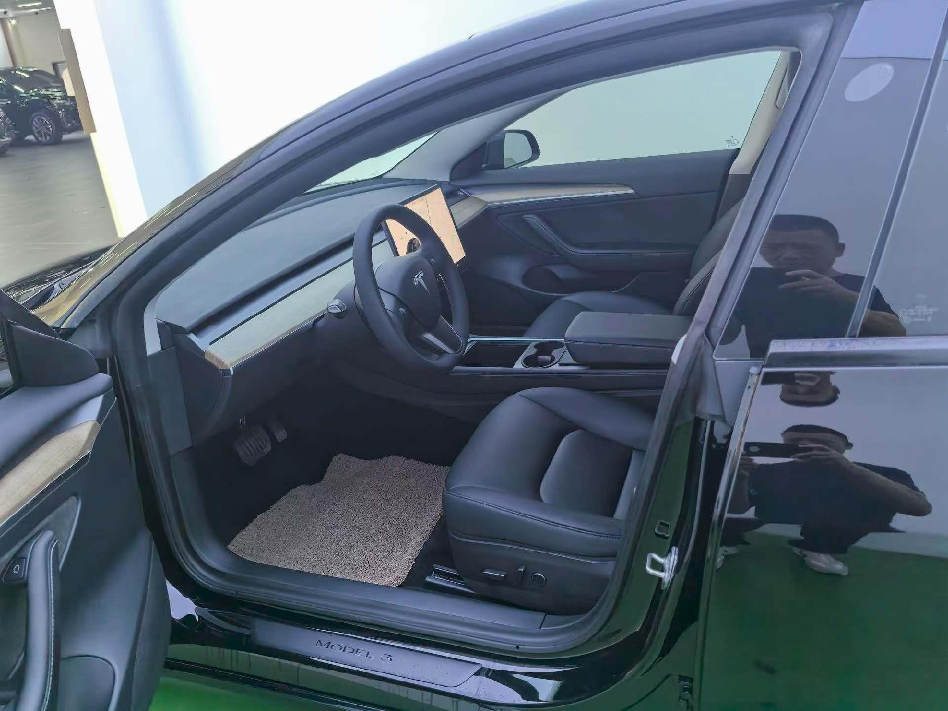 Tesla Model 3 2021 thumb 4