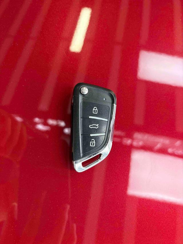 Peugeot 308 2013 thumb 9