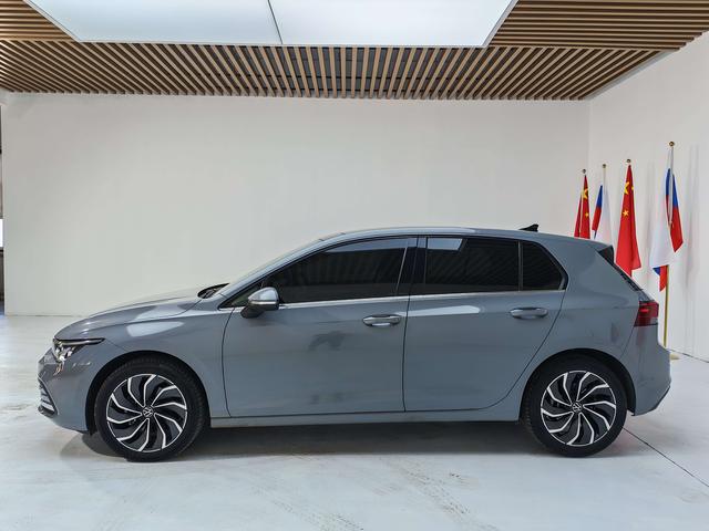 Volkswagen Golf Sportsvan 2023 thumb 2