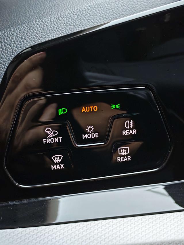 Volkswagen Golf Sportsvan 2023 thumb 10