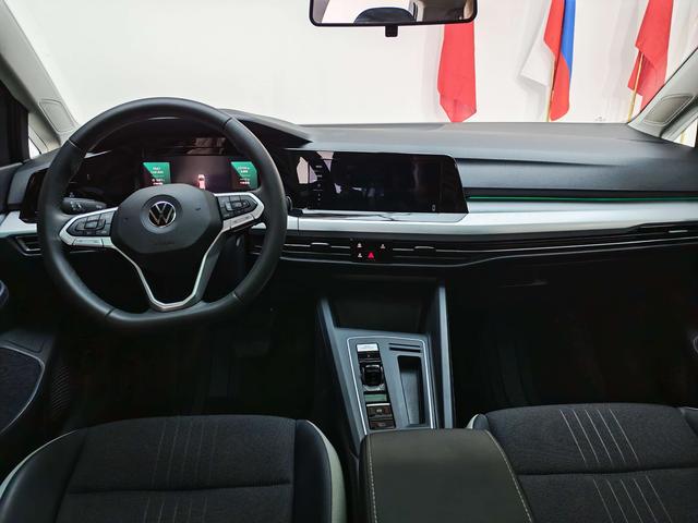 Volkswagen Golf Sportsvan 2023 thumb 12