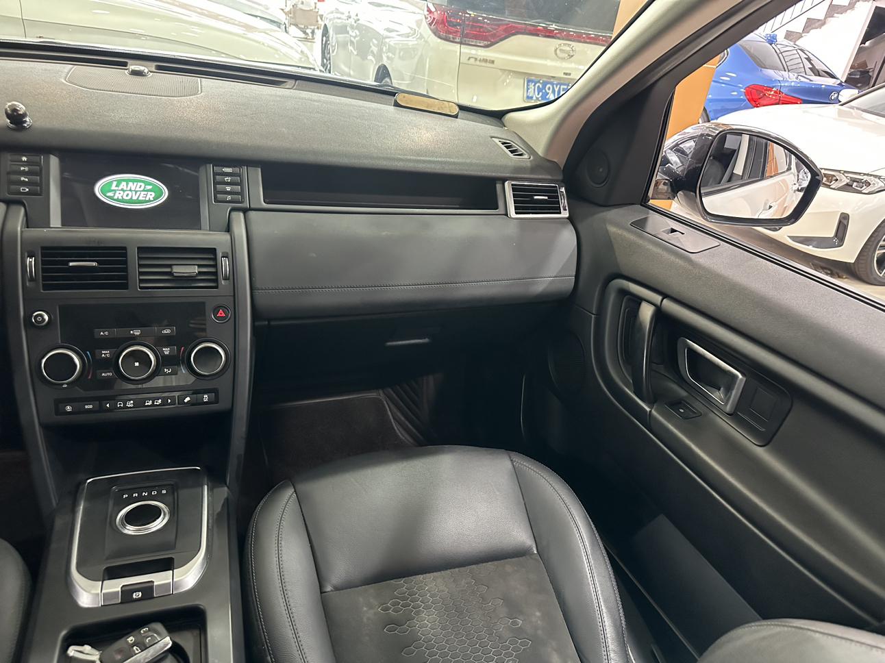 Land Rover Discovery Sport 2019 thumb 4