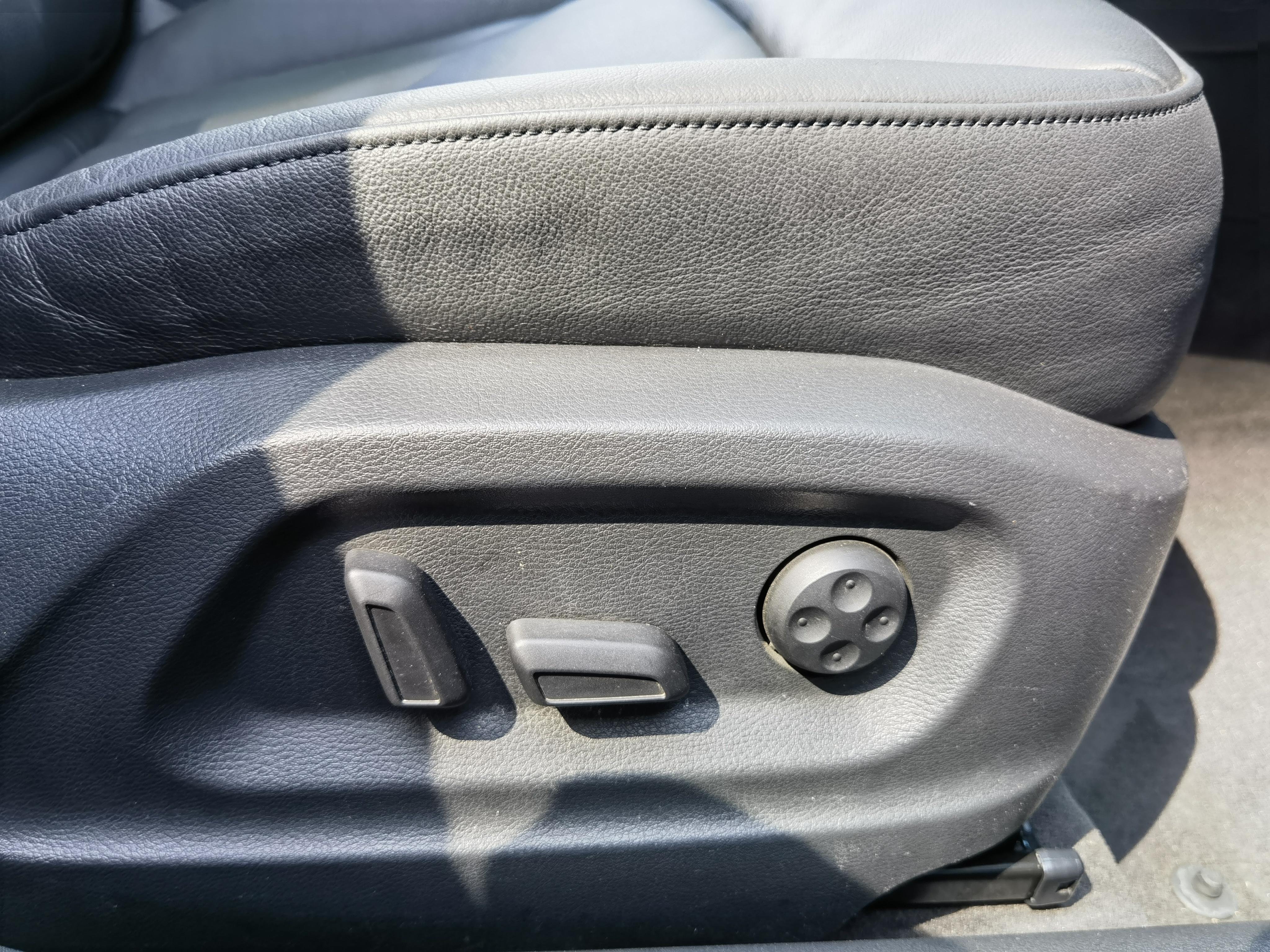 Audi Q3 2015 thumb 7