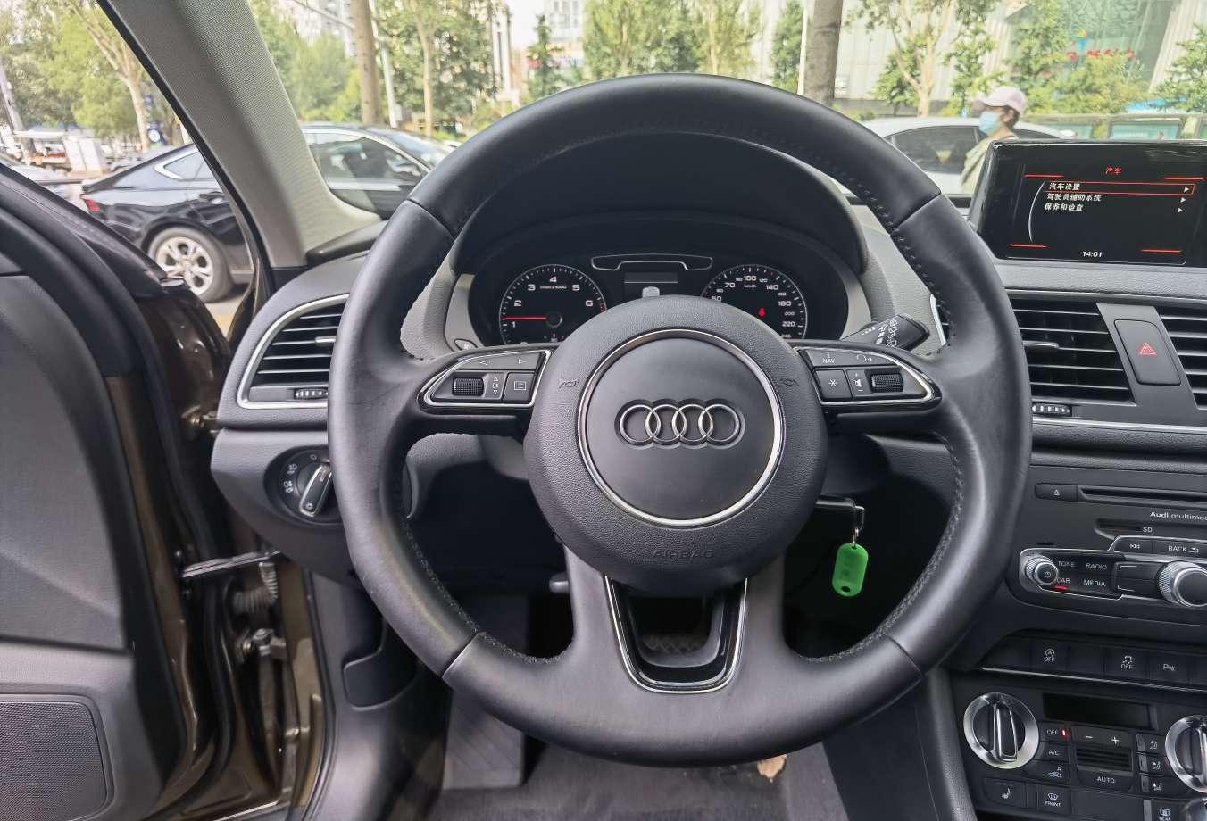 Audi Q3 2015 thumb 12