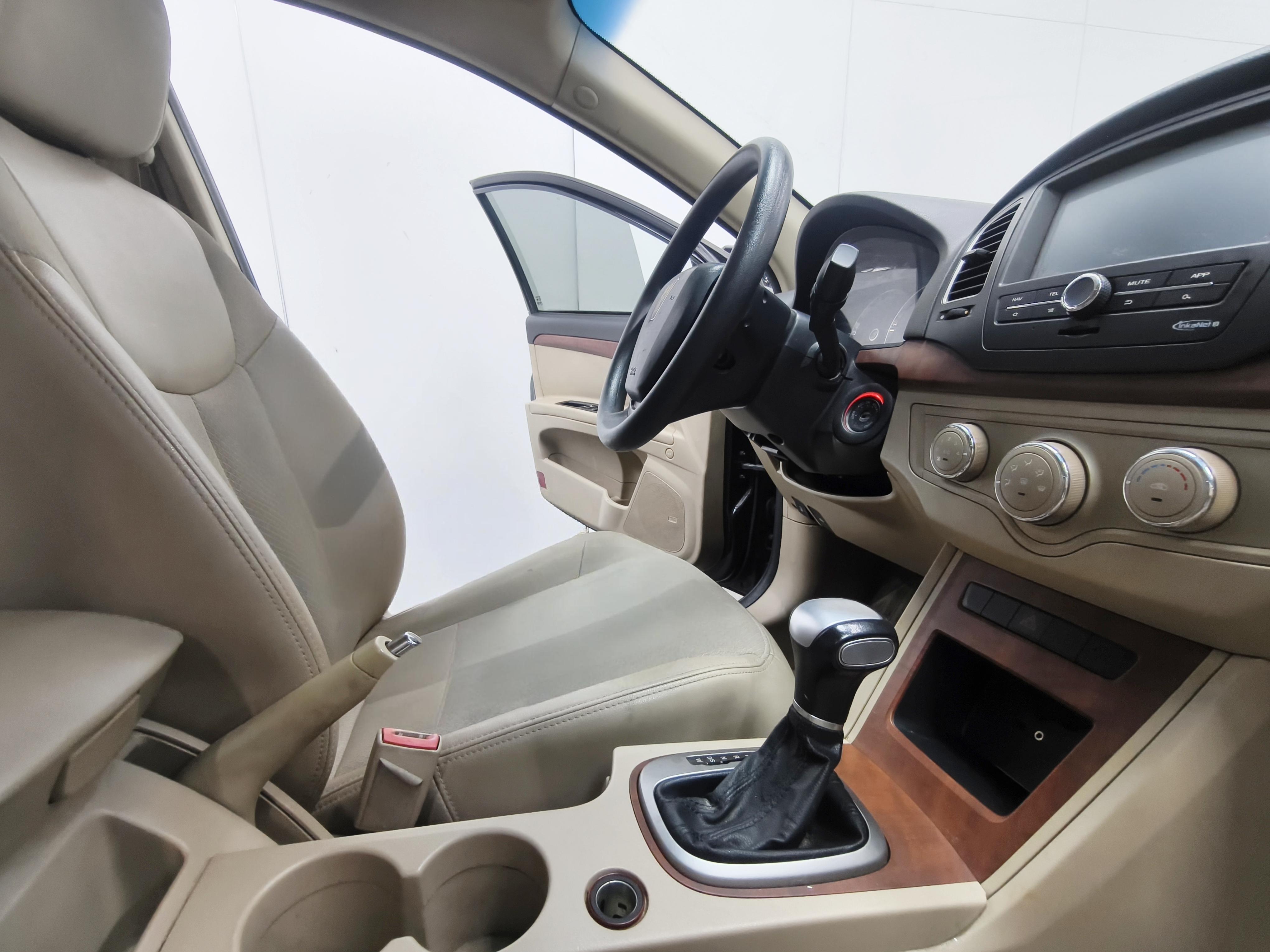 Roewe 350 2014 thumb 7