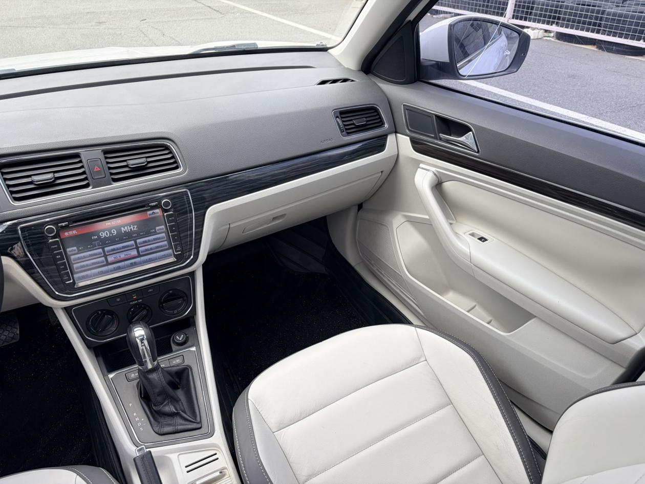 Volkswagen Lavida 2015 thumb 6
