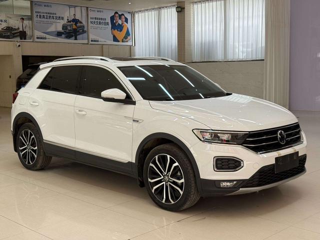 Volkswagen T-Roc 2022 1