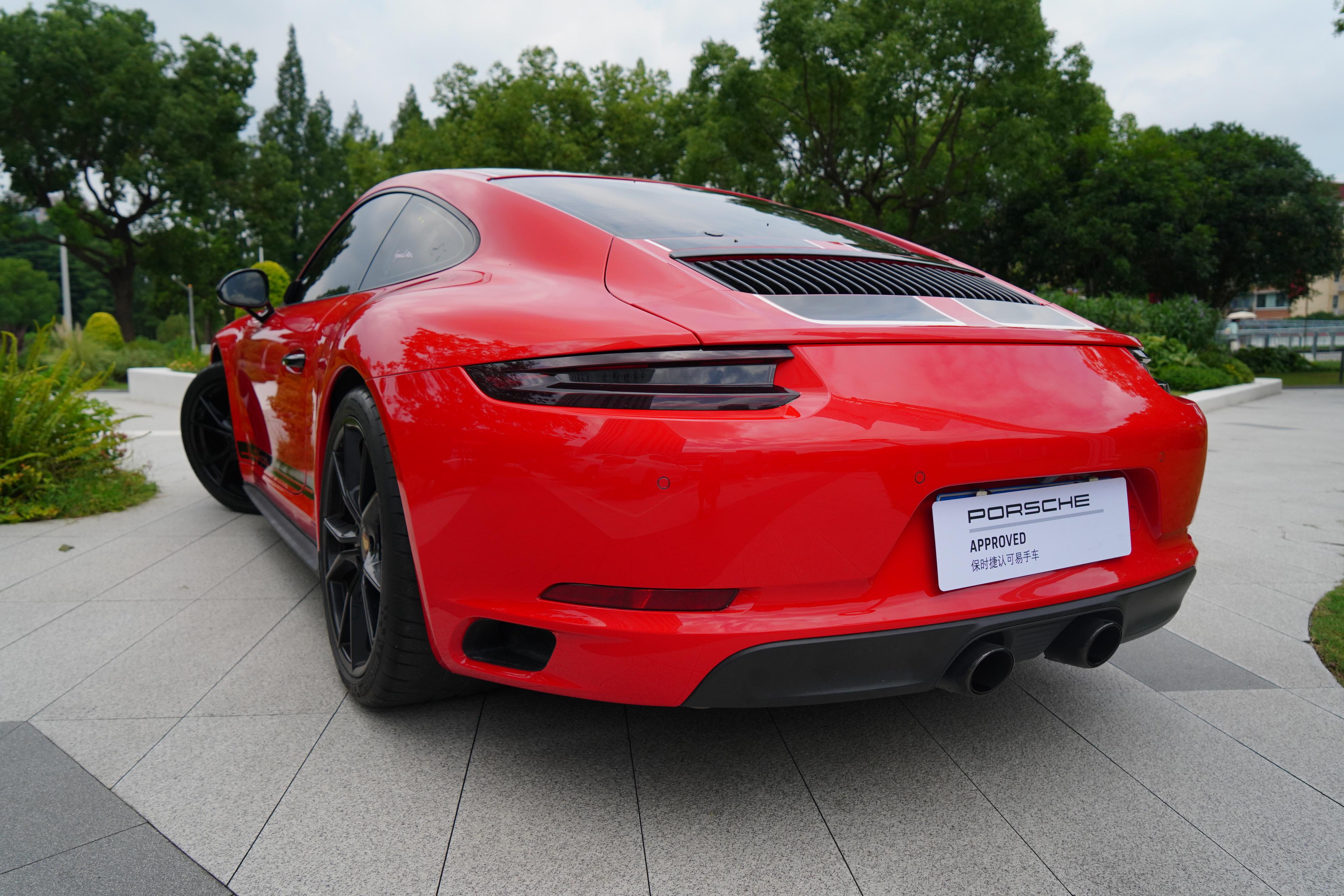 Porsche 911 2018 thumb 3