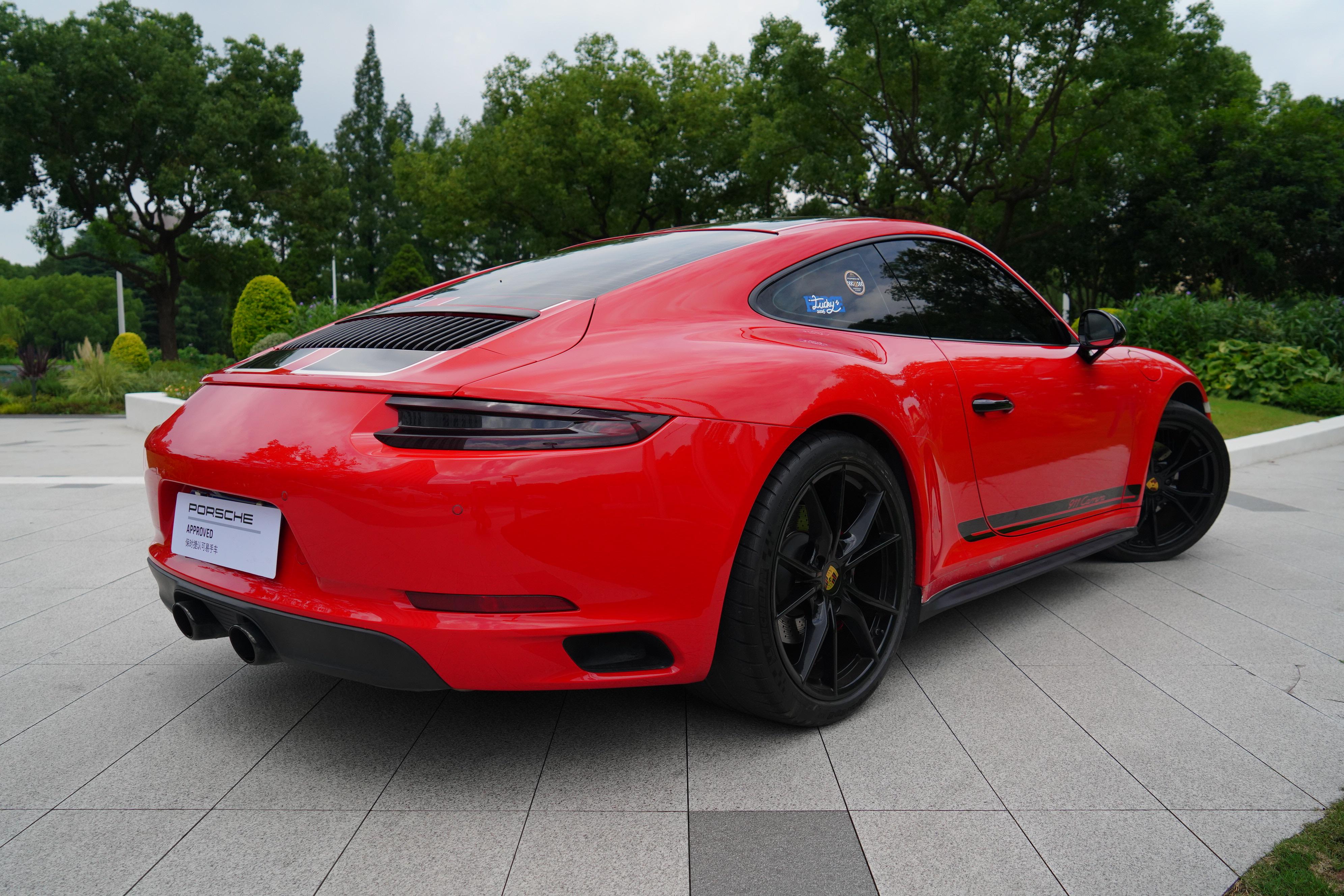 Porsche 911 2018 thumb 5