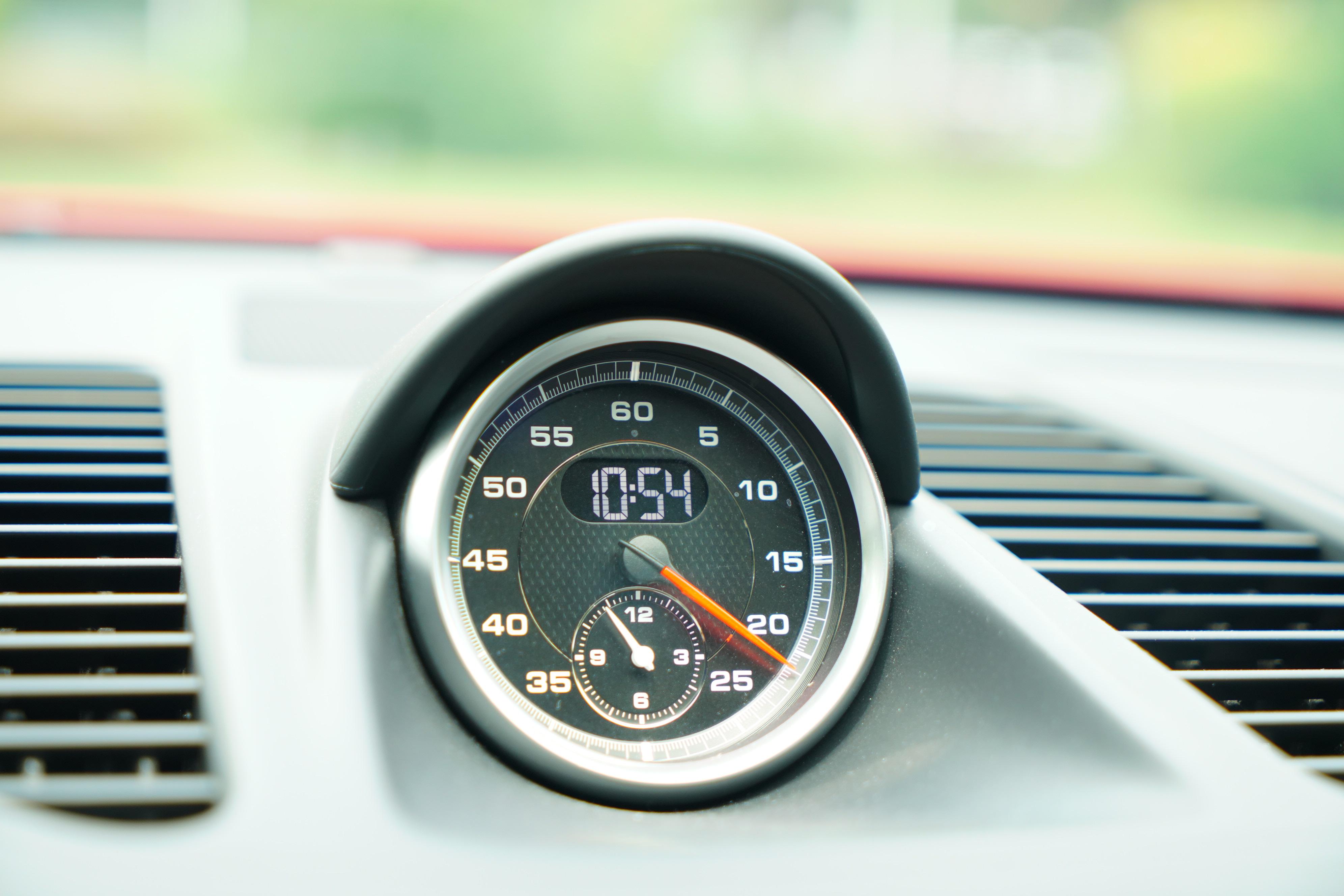 Porsche 911 2018 thumb 7