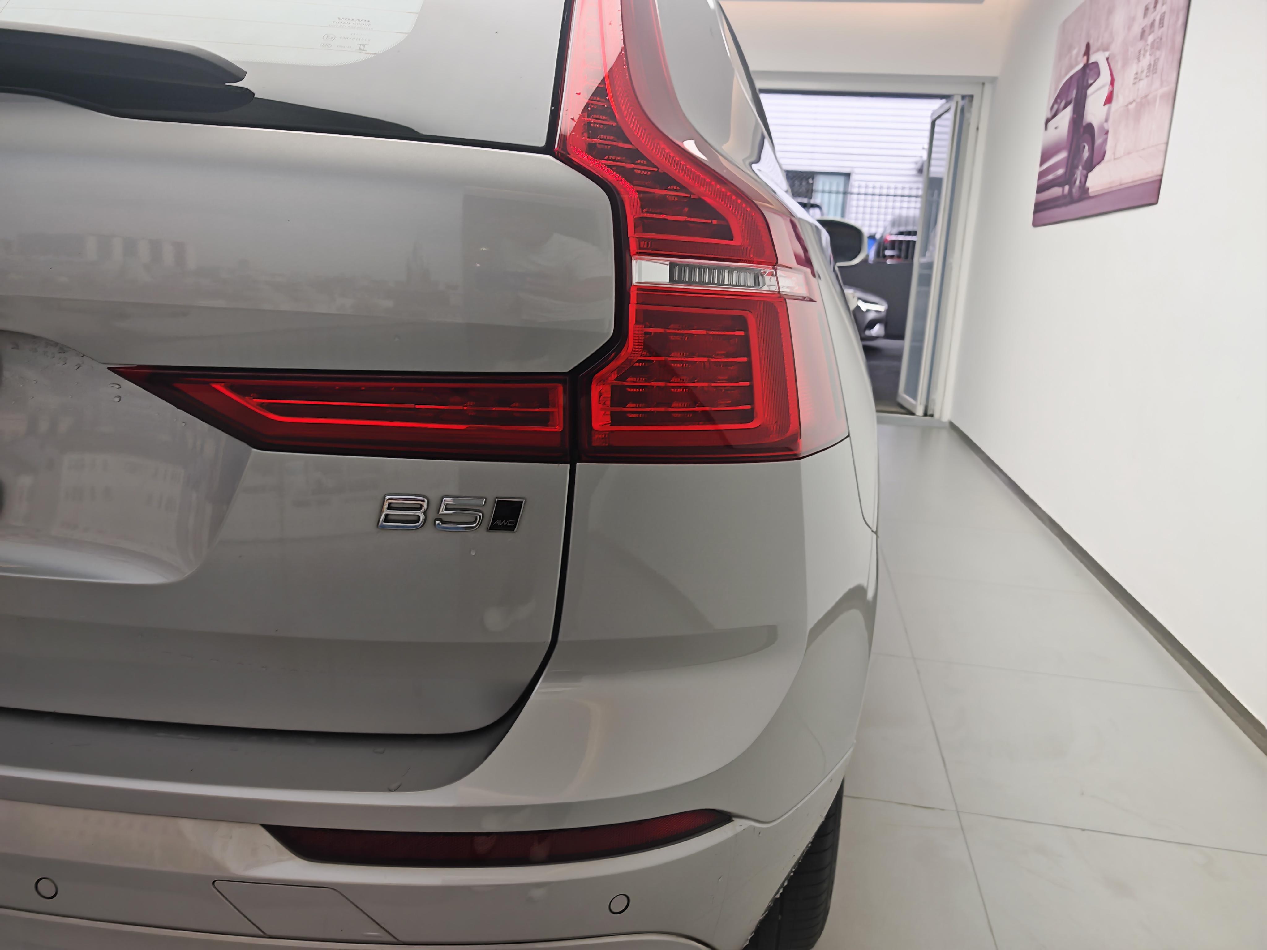 Volvo XC60 2025 thumb 6