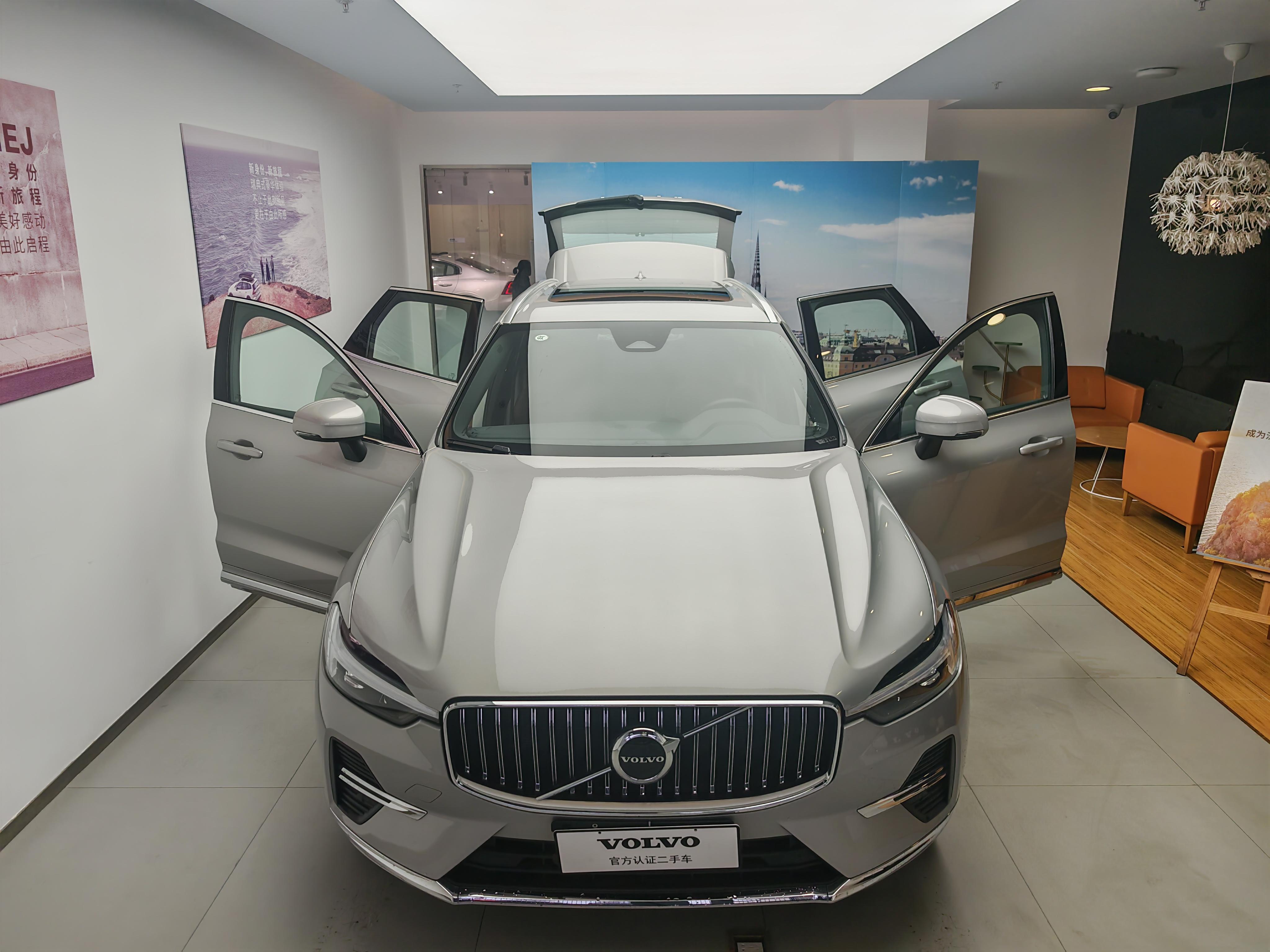 Volvo XC60 2025 thumb 8