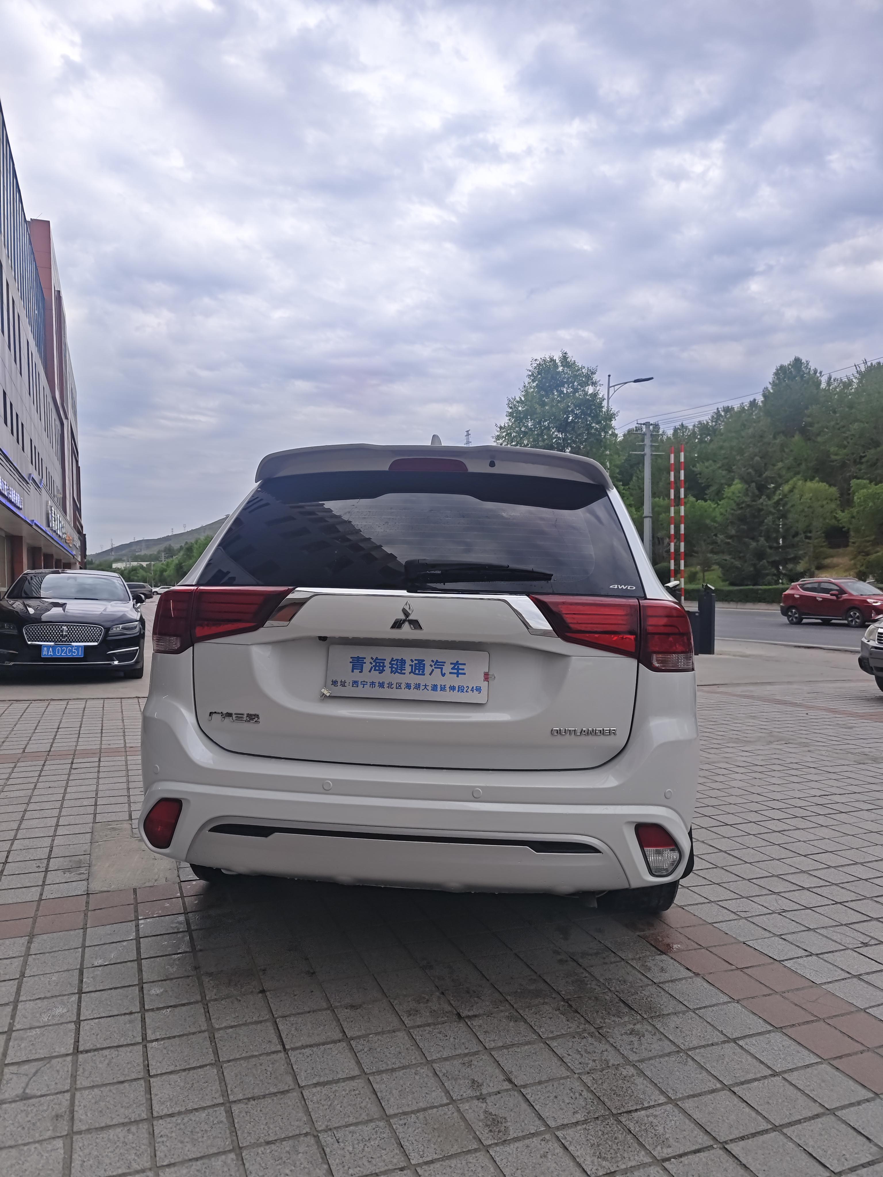 Mitsubishi Outlander 2019 thumb 12