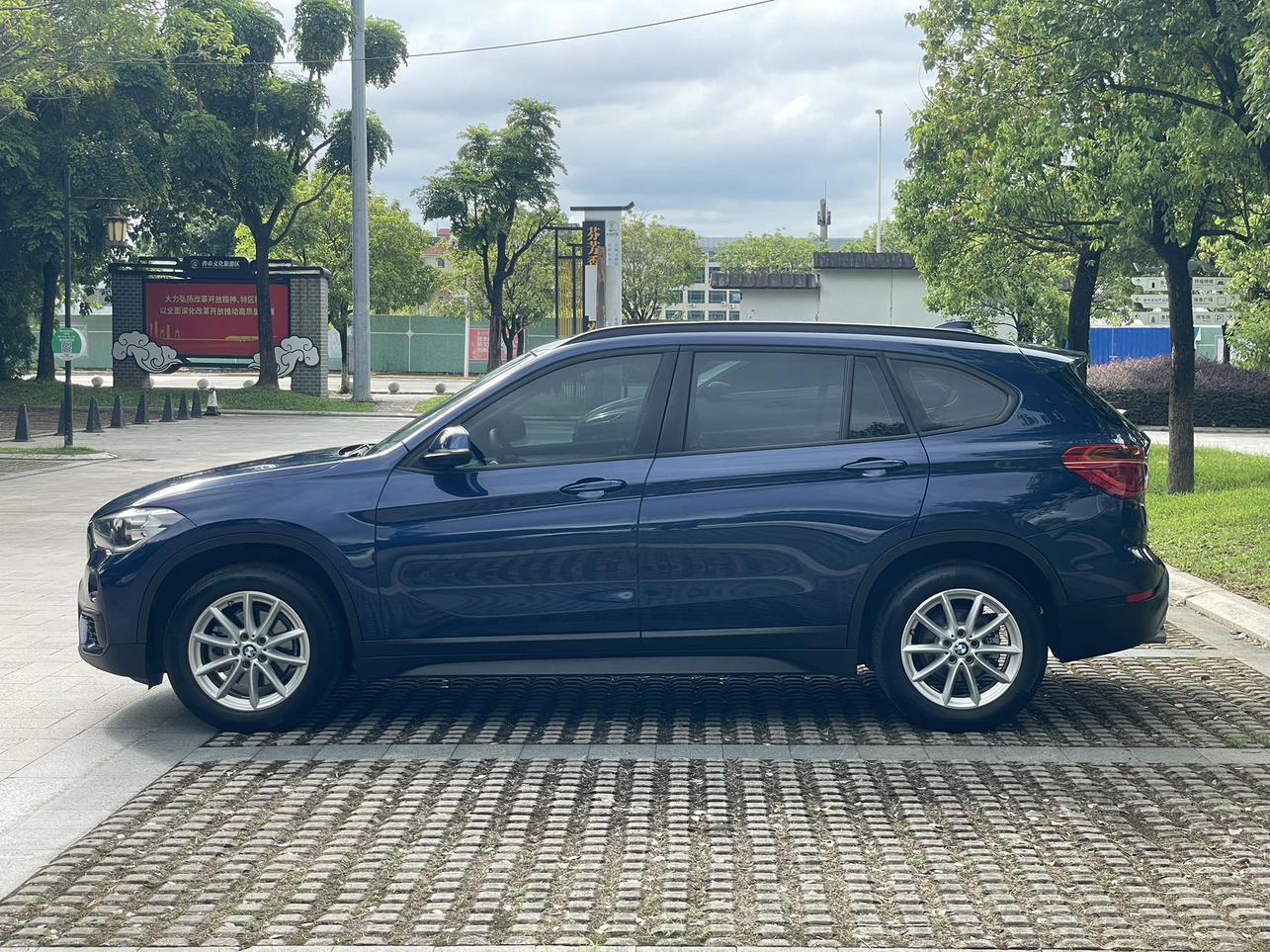 BMW X1 2019 thumb 2