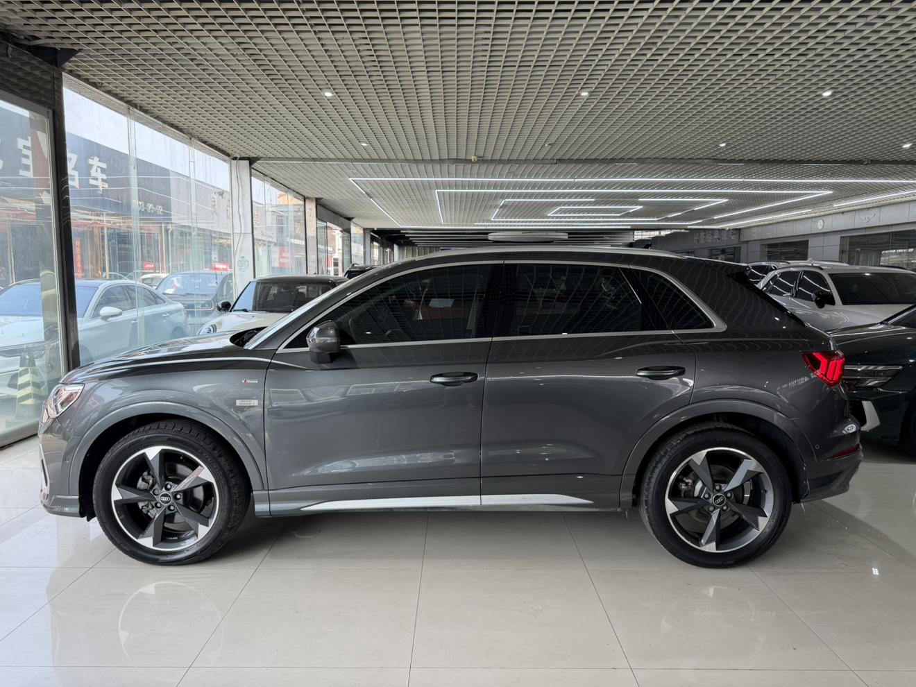 Audi Q3 2022 thumb 2