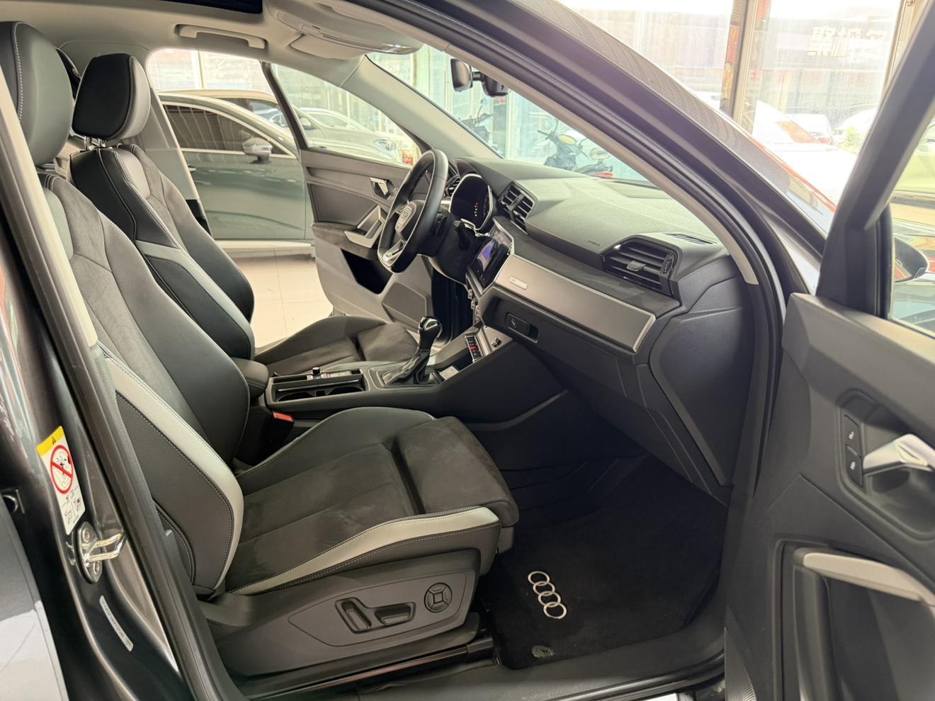Audi Q3 2022 thumb 7