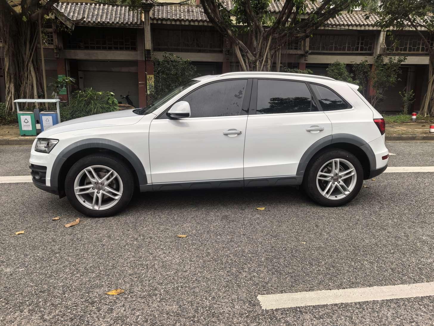 Audi Q5 2018 thumb 2