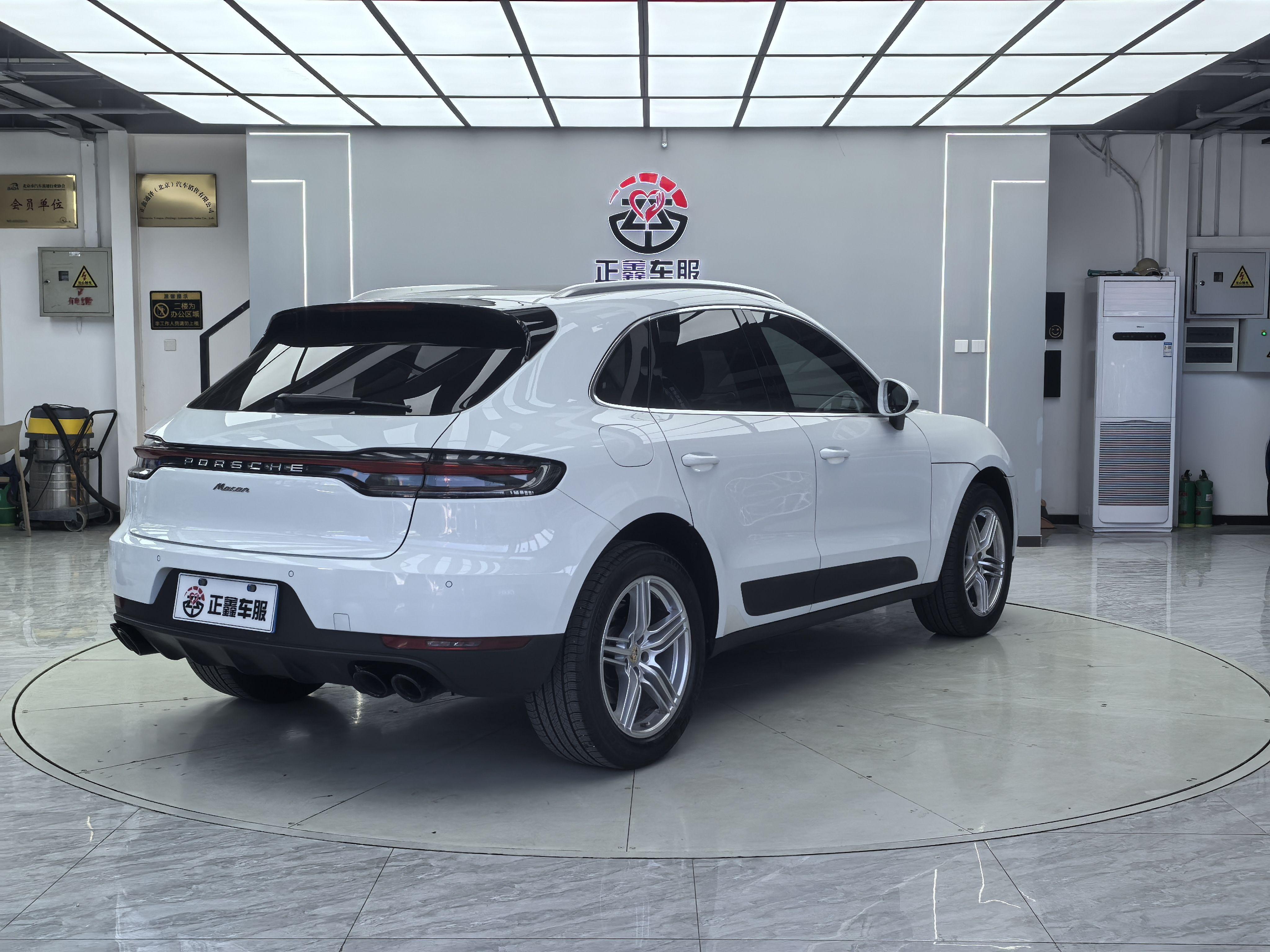 Porsche Macan 2018 thumb 5