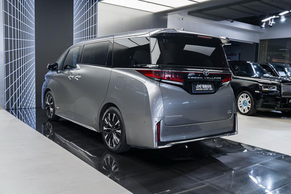 Toyota Vellfire 2025 thumb 3