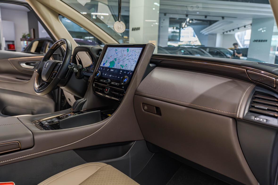 Toyota Vellfire 2025 thumb 6