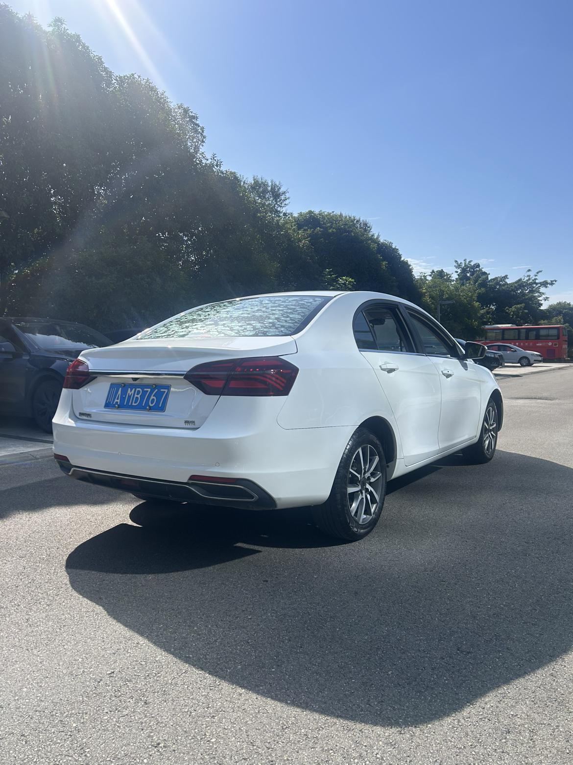 Geely Emgrand 2019 thumb 4