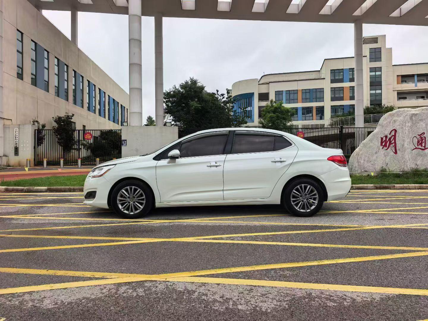 Citroen C4L 2014 thumb 2