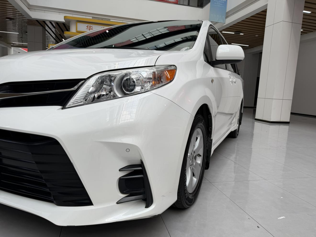 Toyota Sienna 2020 thumb 6