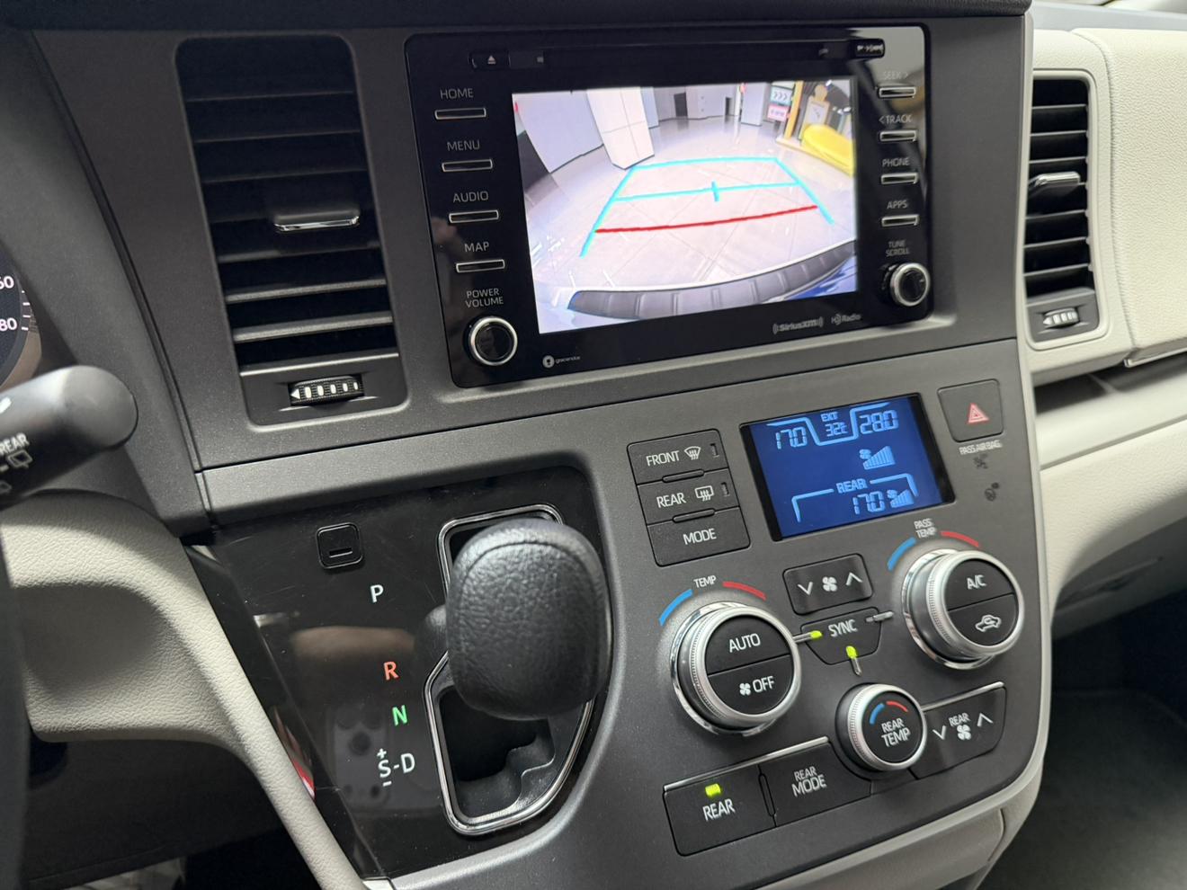 Toyota Sienna 2020 thumb 12