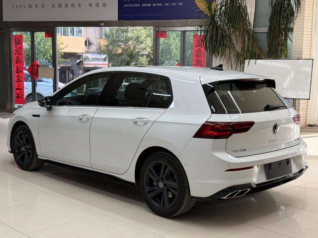 Volkswagen Golf Sportsvan 2023 thumb 2