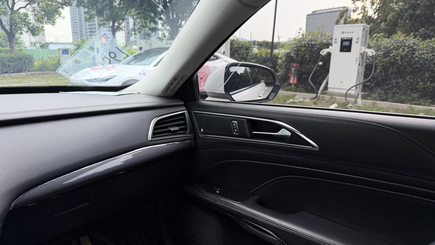 Ford Taurus 2019 thumb 10