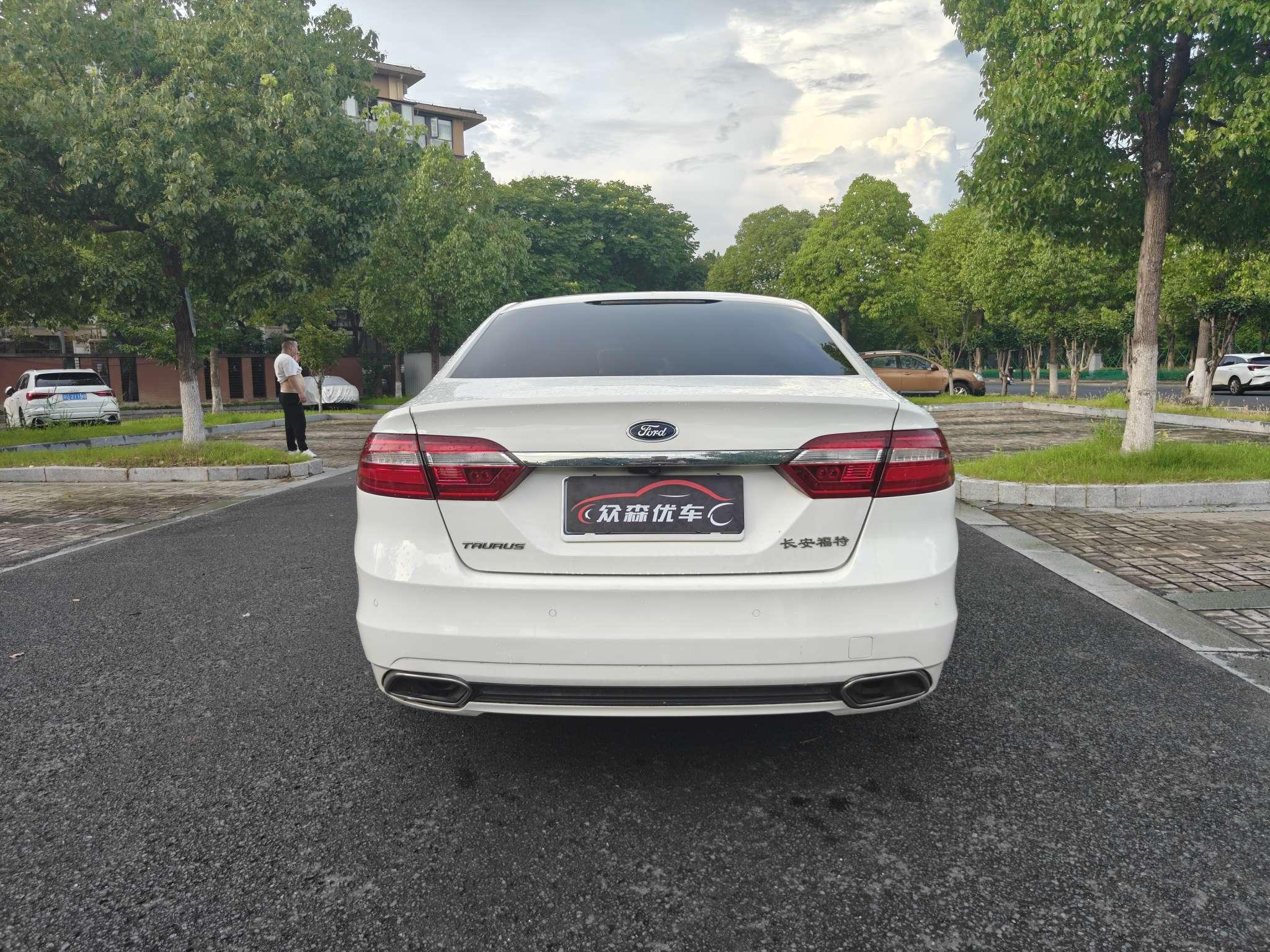 Ford Taurus 2015 thumb 3