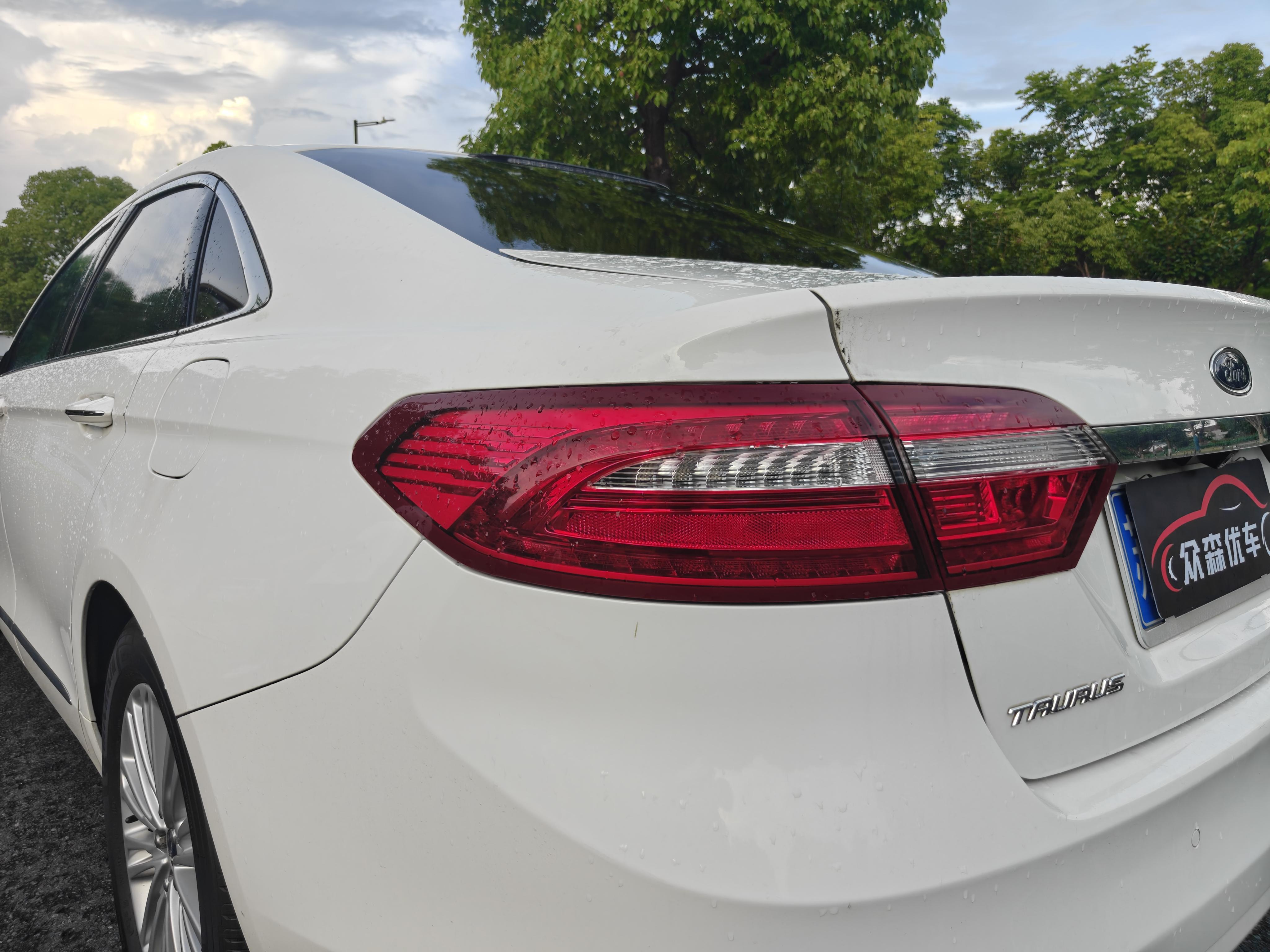 Ford Taurus 2015 thumb 8