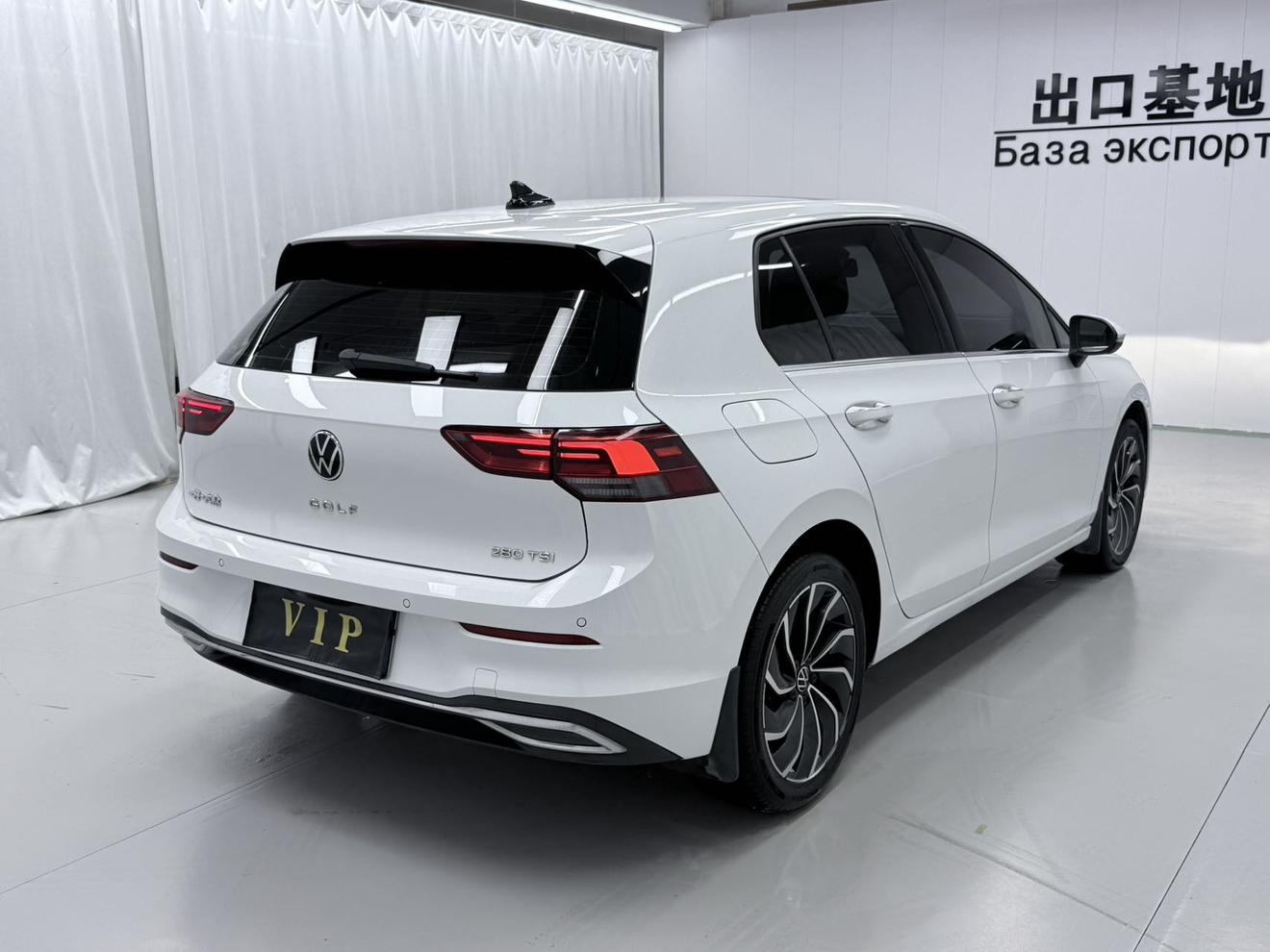 Volkswagen Golf Sportsvan 2023 thumb 4